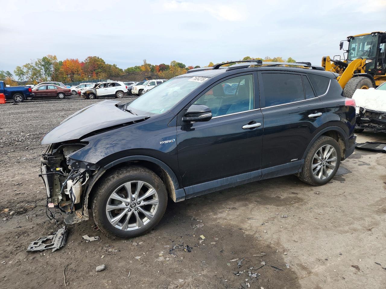 2017 TOYOTA RAV4 Ltd Hybrid — Front 3/4