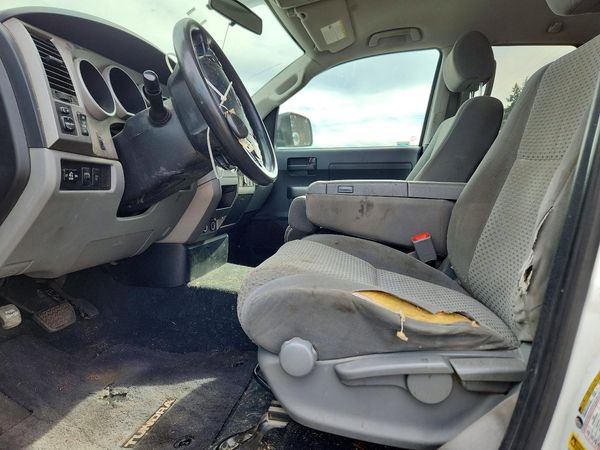 2013 TOYOTA TUNDRA SR5 — DENT