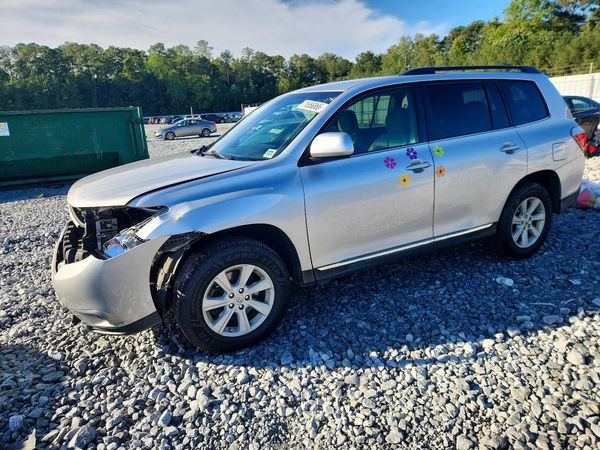 2013 TOYOTA HIGHLANDER Base/Hybrid — Front 3/4