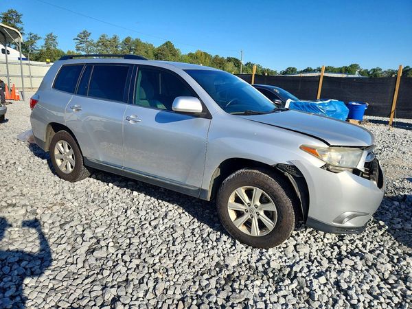 2013 TOYOTA HIGHLANDER Base/Hybrid — Passenger 3/4