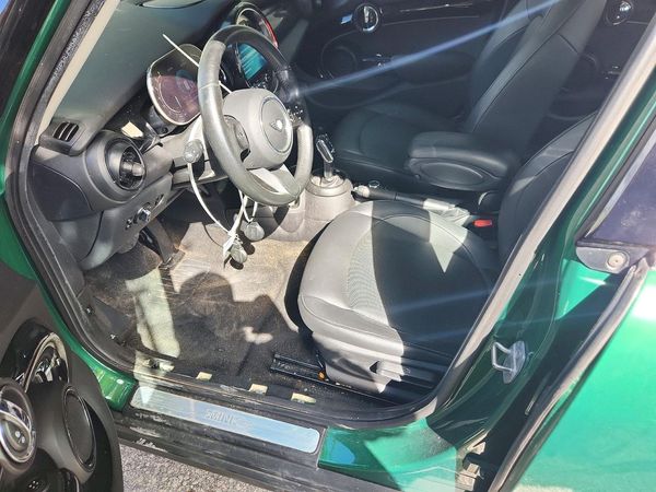 2022 MINI COOPER — DENT