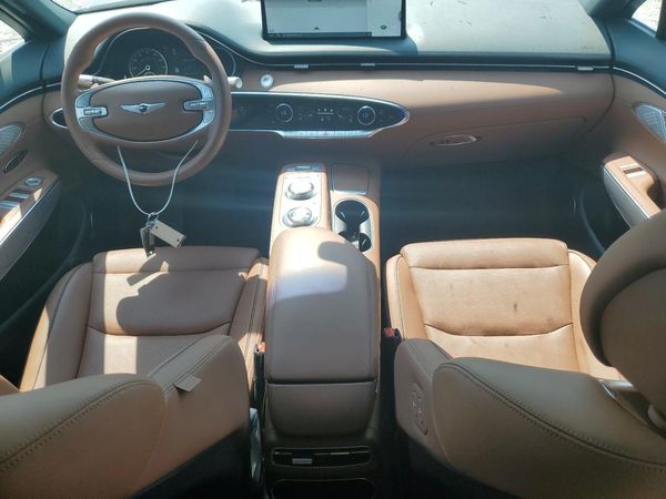 2025 GENESIS GV70