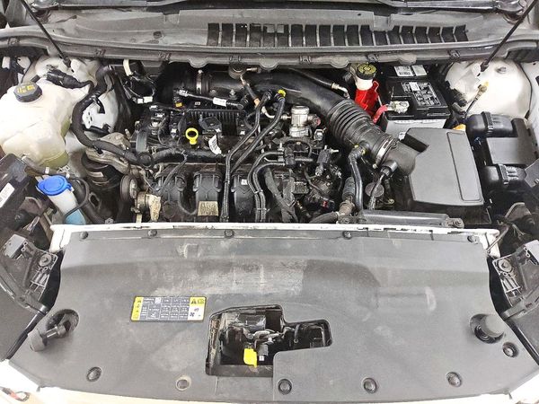 2021 FORD EDGE SEL — Engine bay