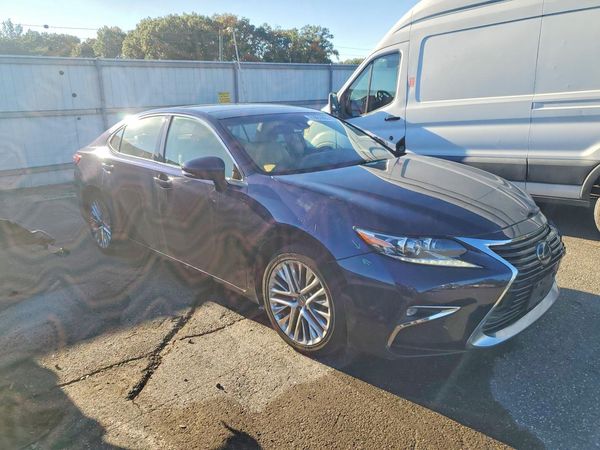 2016 LEXUS ES 350 — Passenger 3/4