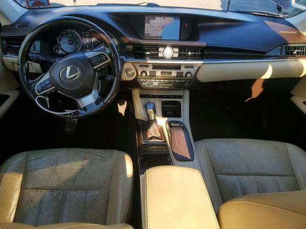2016 LEXUS ES 350 — CKPT