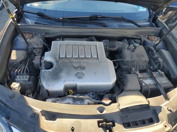 2016 LEXUS ES 350 — Engine bay