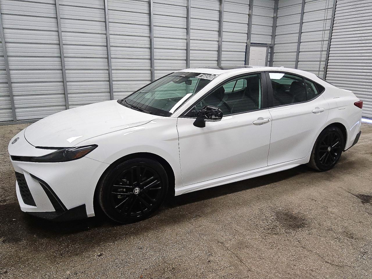 2025 TOYOTA CAMRY — Front 3/4