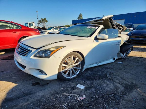 2013 INFINITI G37 — Front 3/4