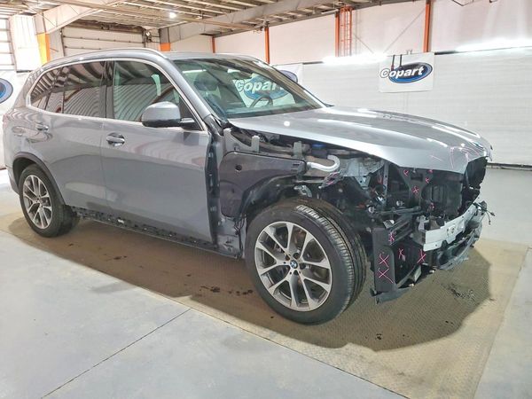 2026 BMW X5 xDrive40 — Passenger 3/4