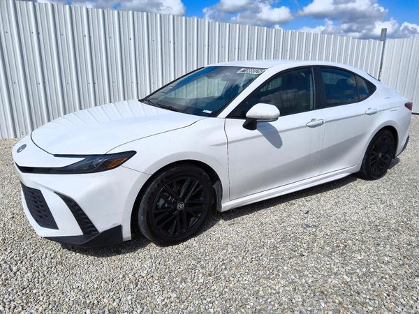 2025 TOYOTA CAMRY — Front 3/4