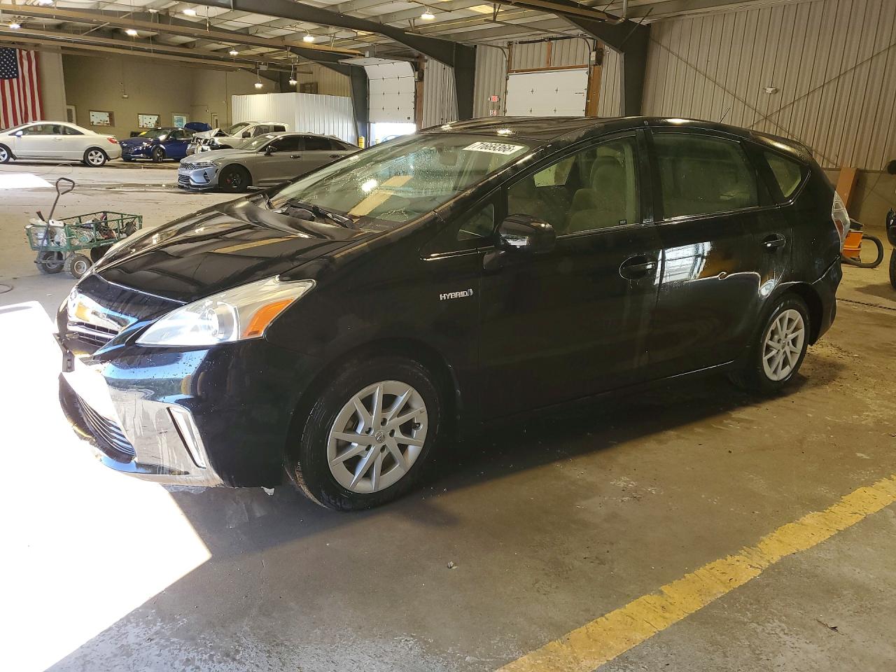 2013 TOYOTA PRIUS — Front 3/4