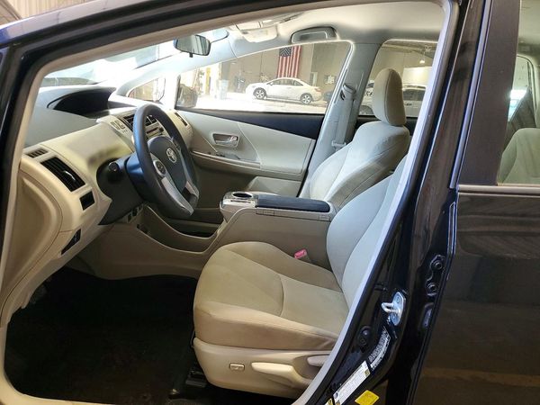 2013 TOYOTA PRIUS — DENT