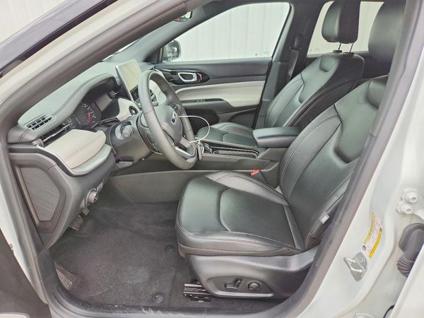 2025 JEEP COMPASS Limited — DENT