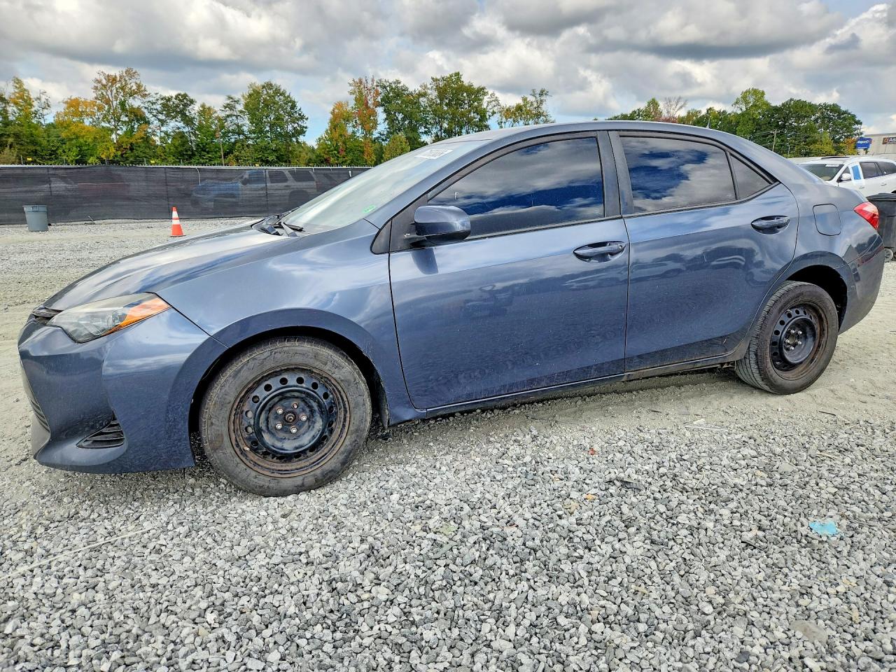 2018 TOYOTA COROLLA L/LE/SE/XLE/XSE — Front 3/4