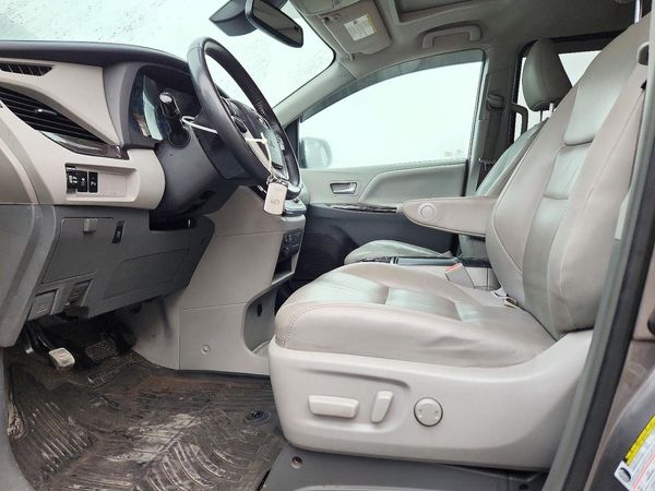 2018 TOYOTA SIENNA — DENT