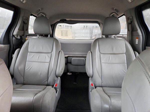 2018 TOYOTA SIENNA — SUVN