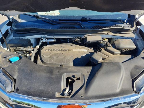 2018 HONDA PILOT EXL — Engine bay