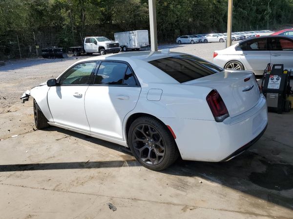 2019 CHRYSLER 300