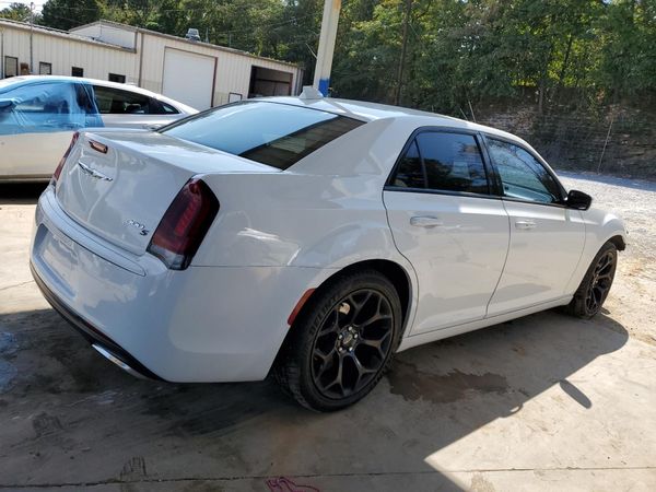 2019 CHRYSLER 300
