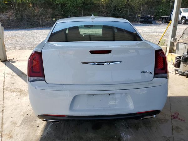 2019 CHRYSLER 300