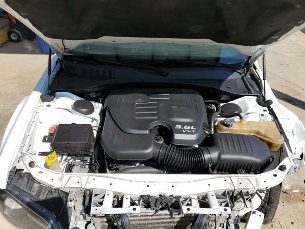 2019 CHRYSLER 300
