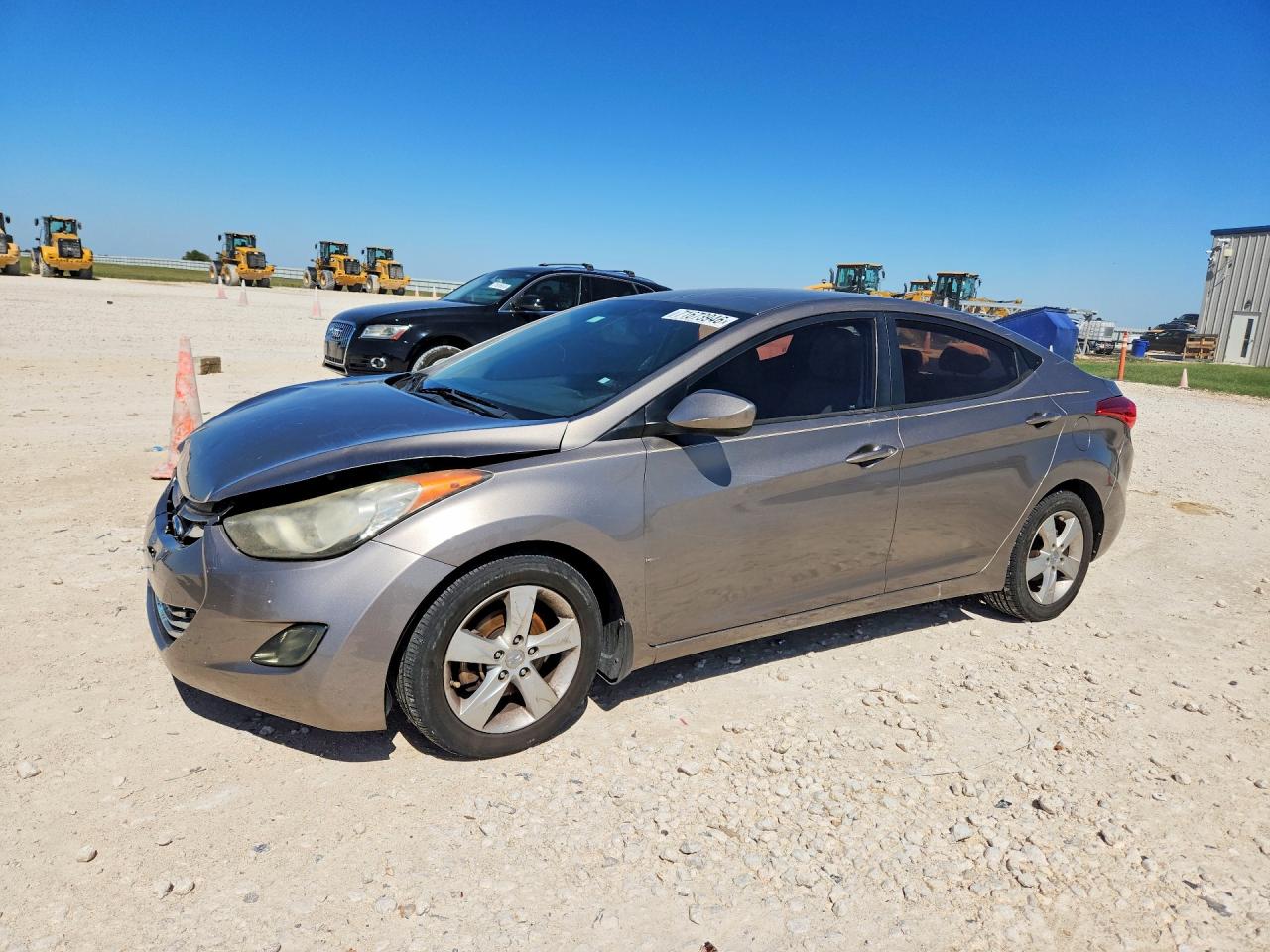 2013 HYUNDAI ELANTRA — Front 3/4