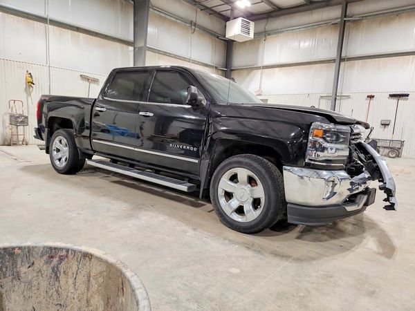 2017 CHEVROLET SILVERADO LTZ — Passenger 3/4