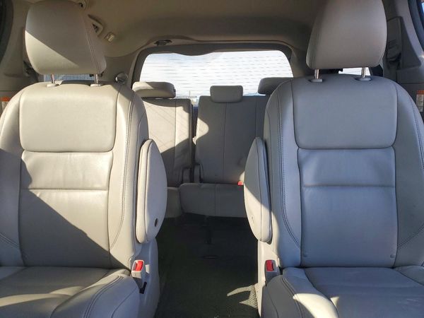 2015 TOYOTA SIENNA — SUVN