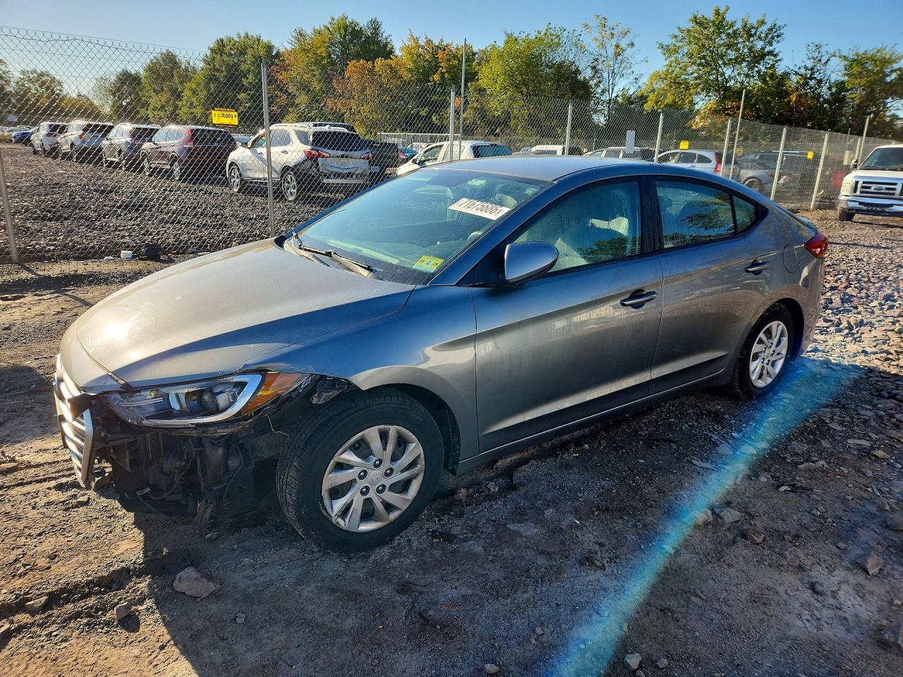 2017 HYUNDAI ELANTRA SE Base — Front 3/4