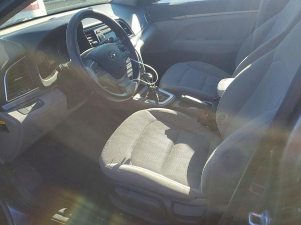 2017 HYUNDAI ELANTRA SE Base — DENT