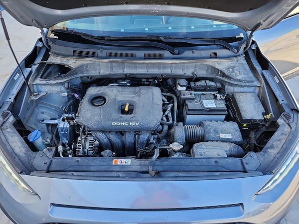 2021 HYUNDAI KONA SEL — Engine bay