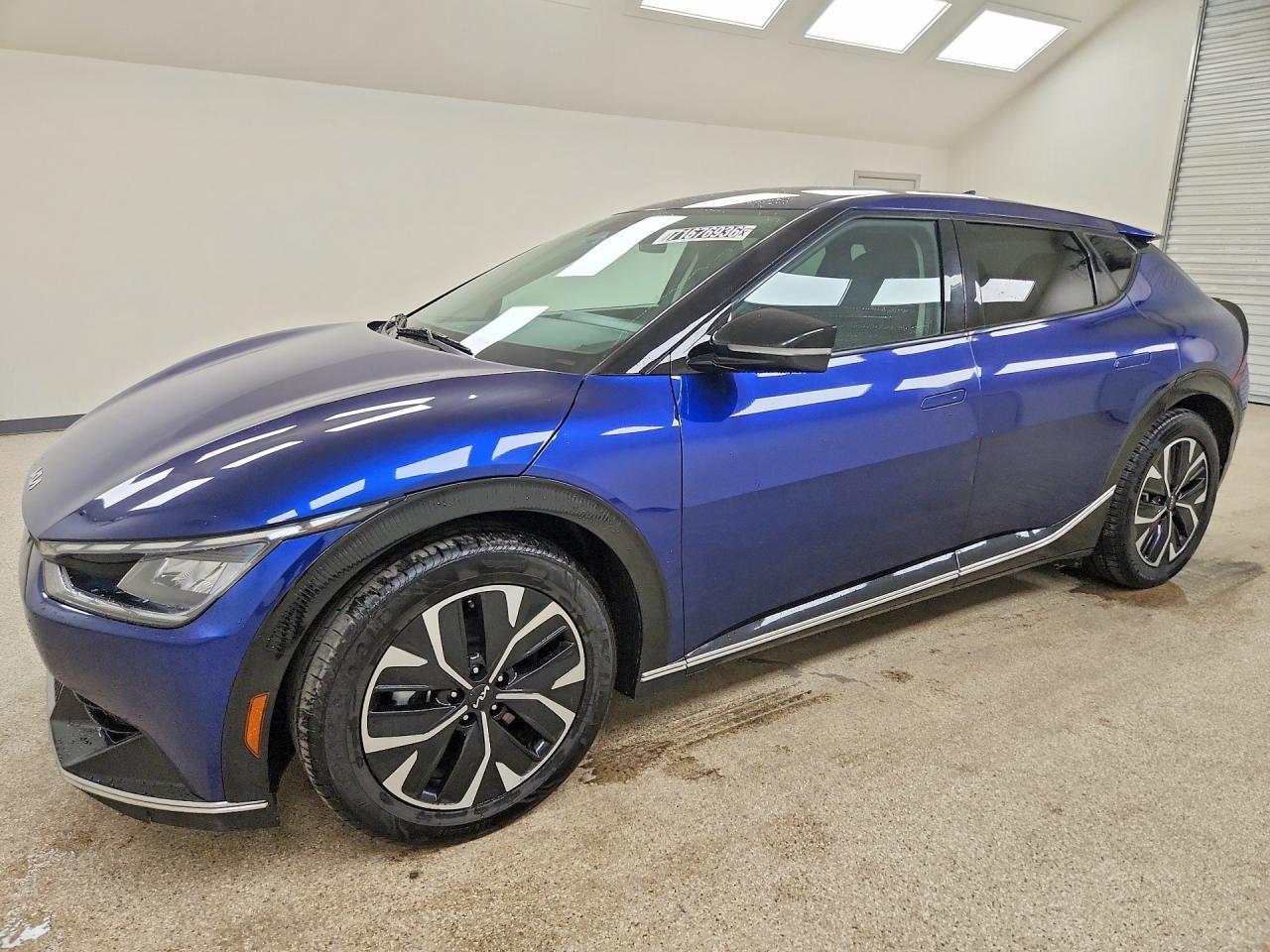 2024 KIA EV6 Light, Wind — Front 3/4