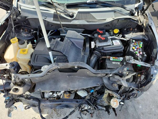 2016 JEEP PATRIOT Sport — Engine bay