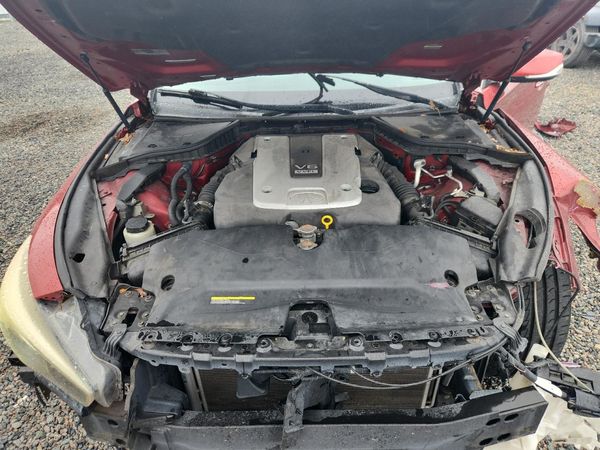 2015 INFINITI Q50 — Engine bay