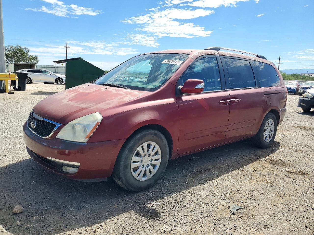 2014 KIA SEDONA GL — Front 3/4
