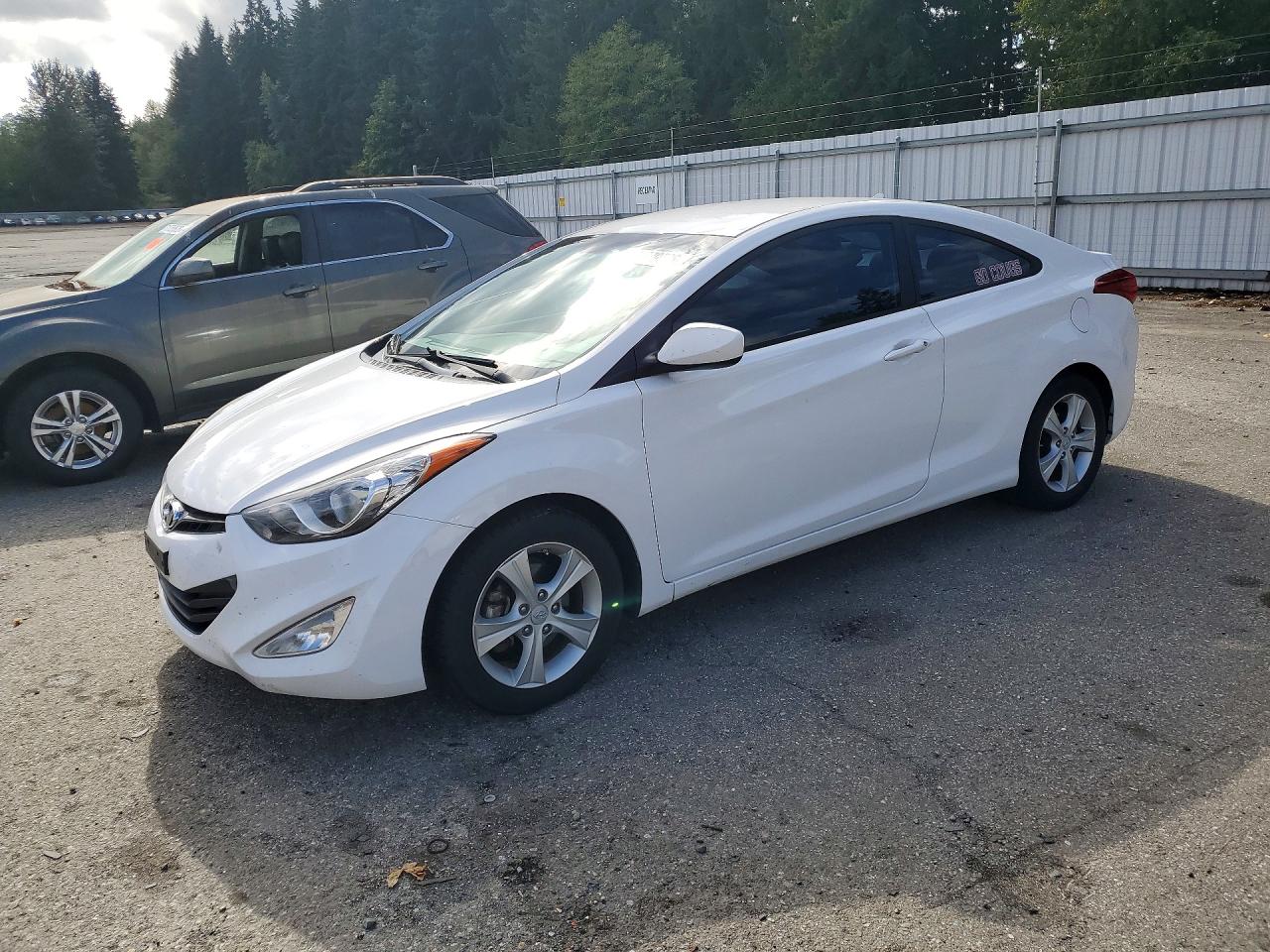 2013 HYUNDAI ELANTRA — Front 3/4