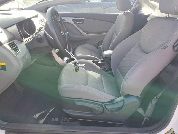 2013 HYUNDAI ELANTRA — DENT