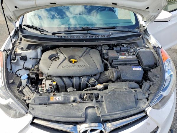 2013 HYUNDAI ELANTRA — Engine bay