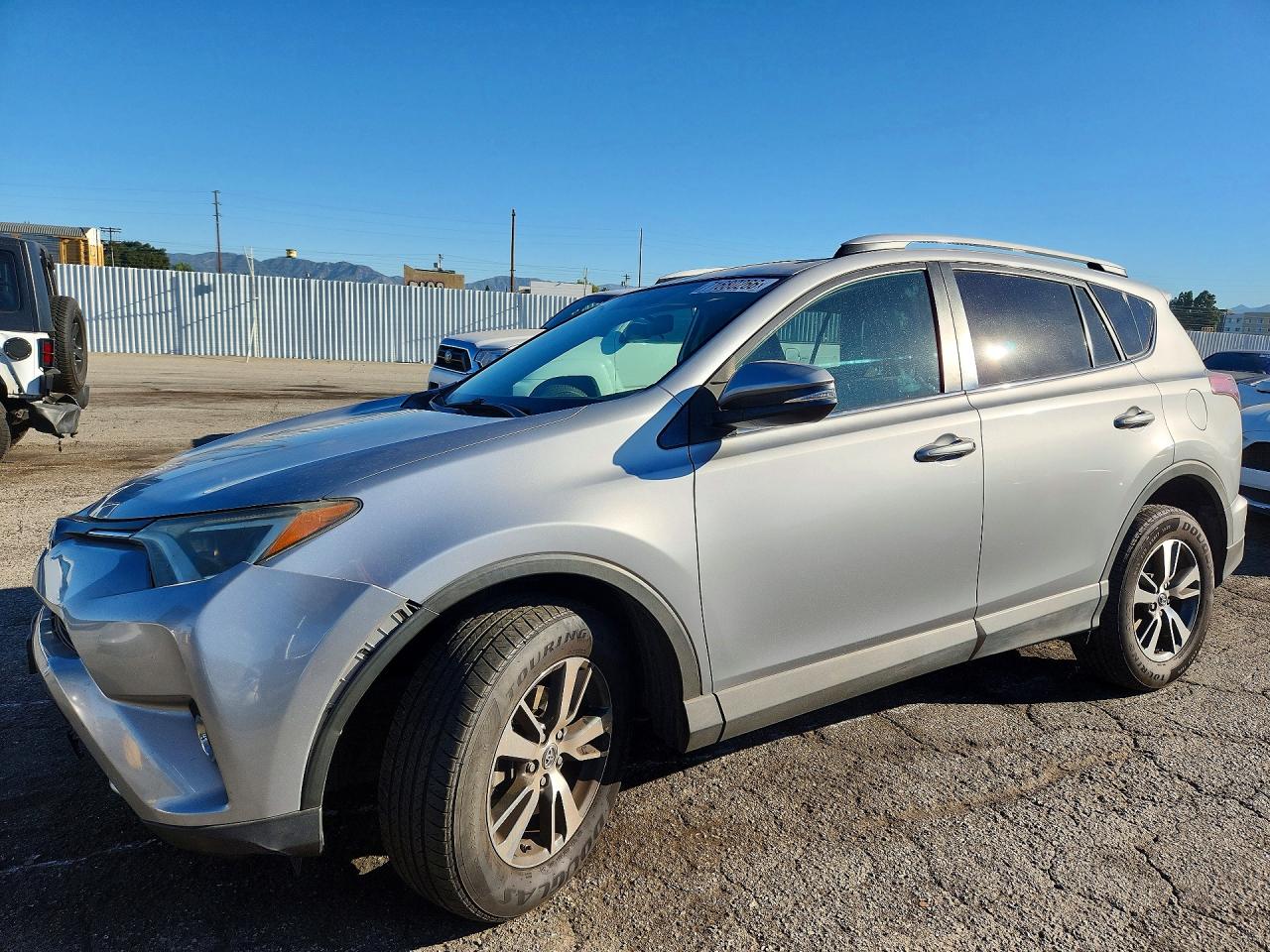 2016 TOYOTA RAV4 XLE (M Grade) — Front 3/4
