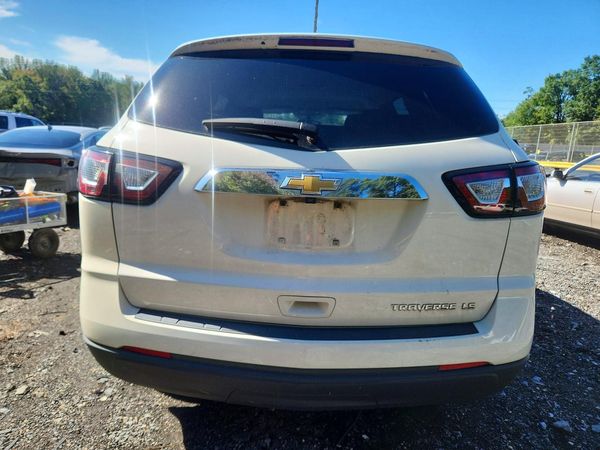 2013 CHEVROLET TRAVERSE LS — DIRR