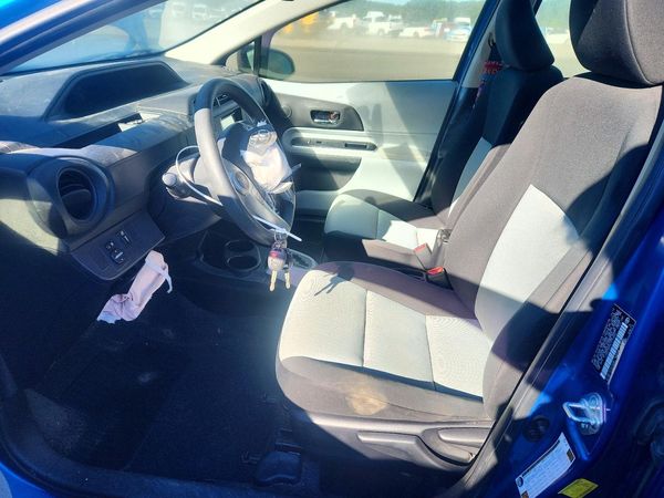 2014 TOYOTA PRIUS — DENT