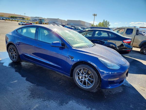 2022 TESLA MODEL 3 — Passenger 3/4