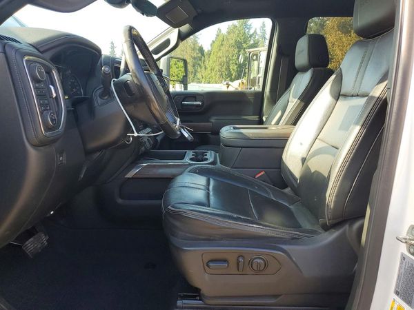2022 CHEVROLET SILVERADO High Country — DENT