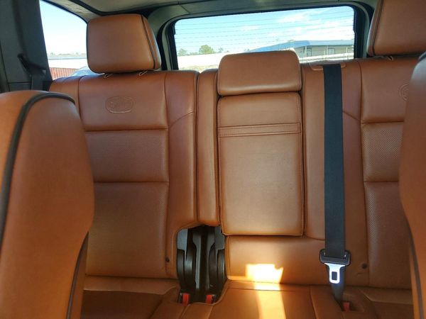 2012 JEEP CHEROKEE Overland — SUVN