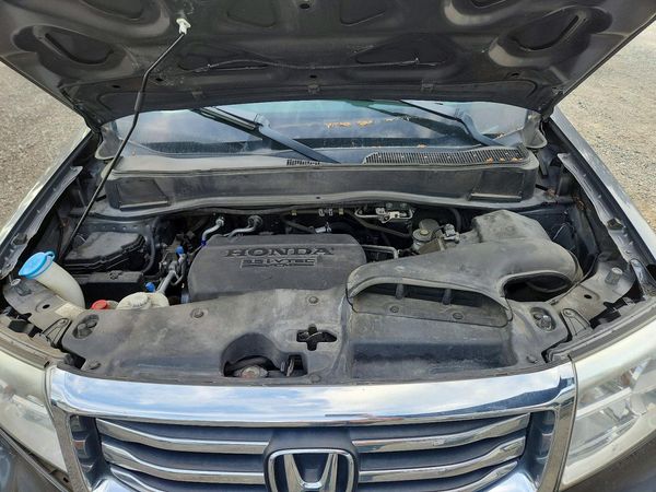 2012 HONDA PILOT EX-L with RES — Engine bay