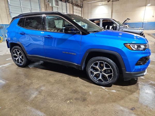 2025 JEEP COMPASS Limited — Passenger 3/4