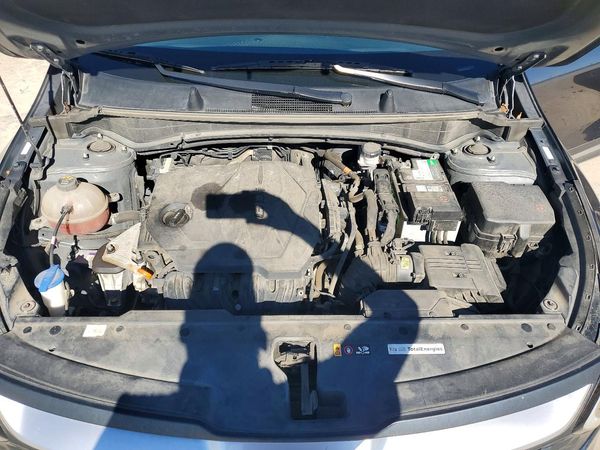 2023 KIA SPORTAGE LX — Engine bay