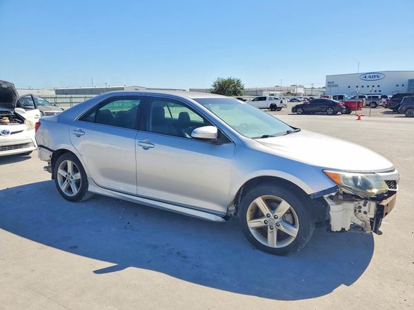 2012 TOYOTA CAMRY — Passenger 3/4