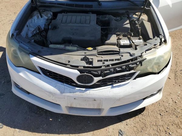 2012 TOYOTA CAMRY — Engine bay