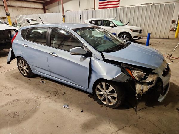 2013 HYUNDAI ACCENT GLS Premium/ SE — Passenger 3/4